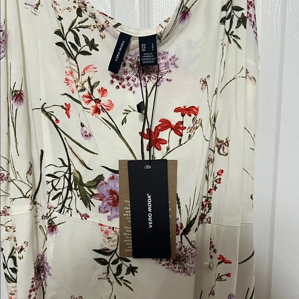 Vero Moda Floral Print Dress with Red and Purple Accents - Picture 2 of 4